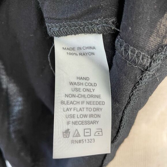 Two by Vince Camuto Long Sleeve Top Size M EUC - Picture 6 of 6